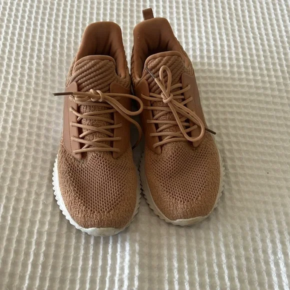 Akk Womens Walking Shoes - Picture 2 of 9